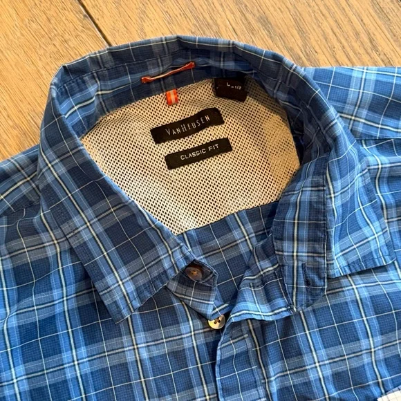 2 Van Heusen Travelers Short Sleeve Shirts Blue Plaid sz Large - Picture 3 of 8